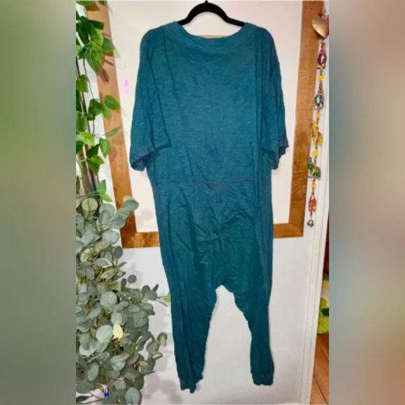 NATURAL LIFE Teal Short-Sleeve V-Neck Relaxed Jumpsuit - Picture 6 of 9